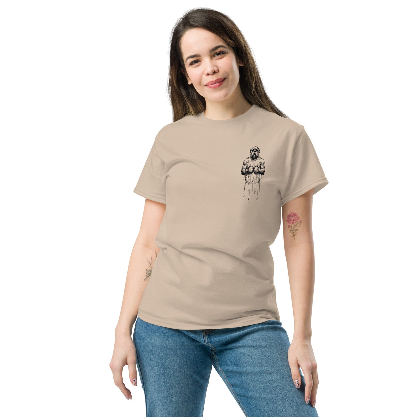 This beige unisex tee highlights the playful and brave Boxer in Pekilot’s Unleashed Lines style. Comfortable fit for everyday wear with an artistic twist.
